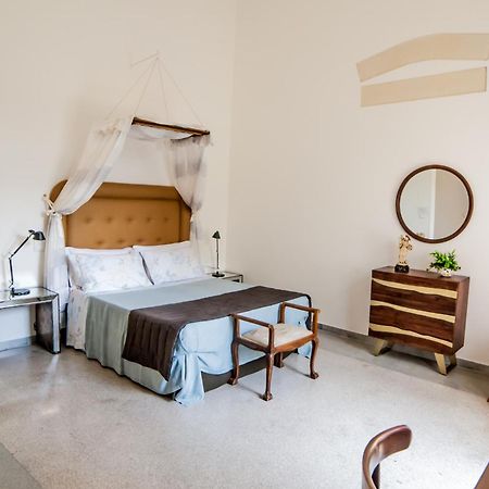Palazzo Rollo Bed & Breakfast Lecce Bagian luar foto