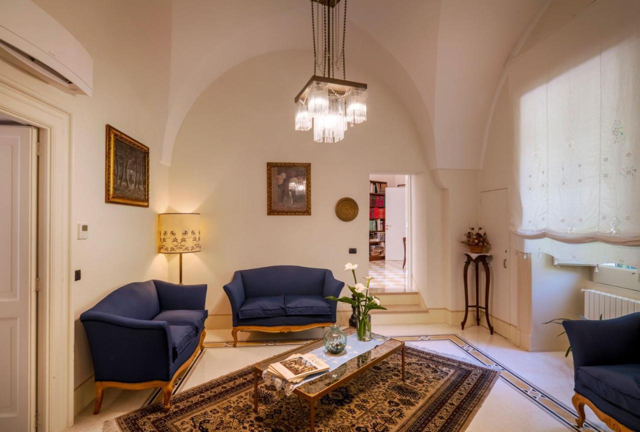 Palazzo Rollo Bed & Breakfast Lecce Bagian luar foto