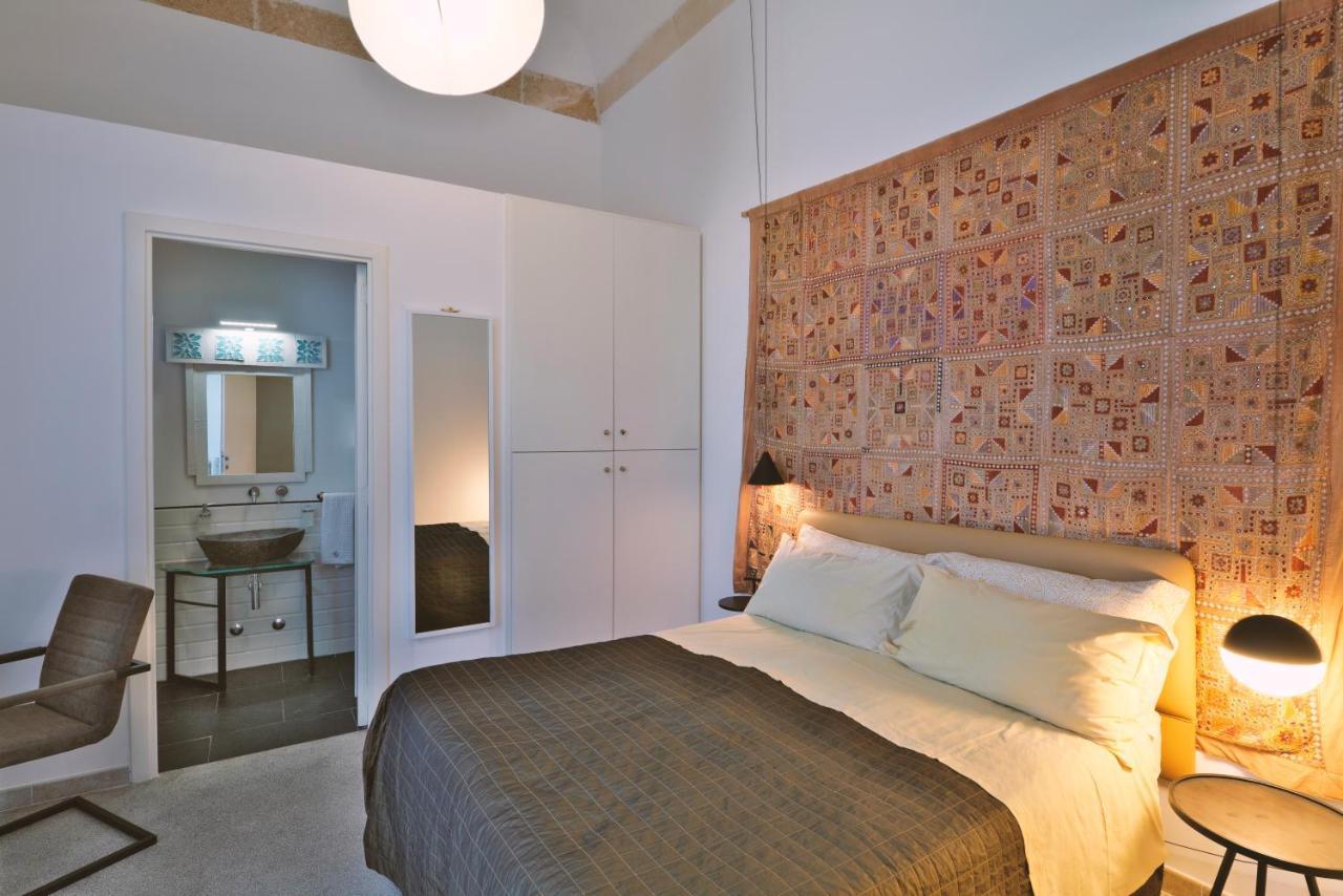Palazzo Rollo Bed & Breakfast Lecce Bagian luar foto