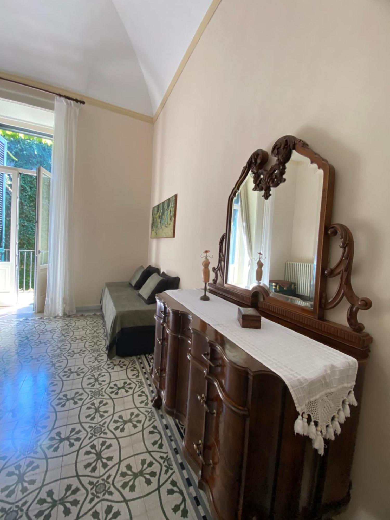 Palazzo Rollo Bed & Breakfast Lecce Bagian luar foto