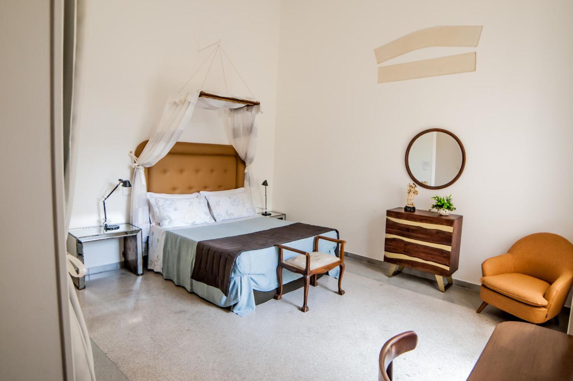 Palazzo Rollo Bed & Breakfast Lecce Bagian luar foto