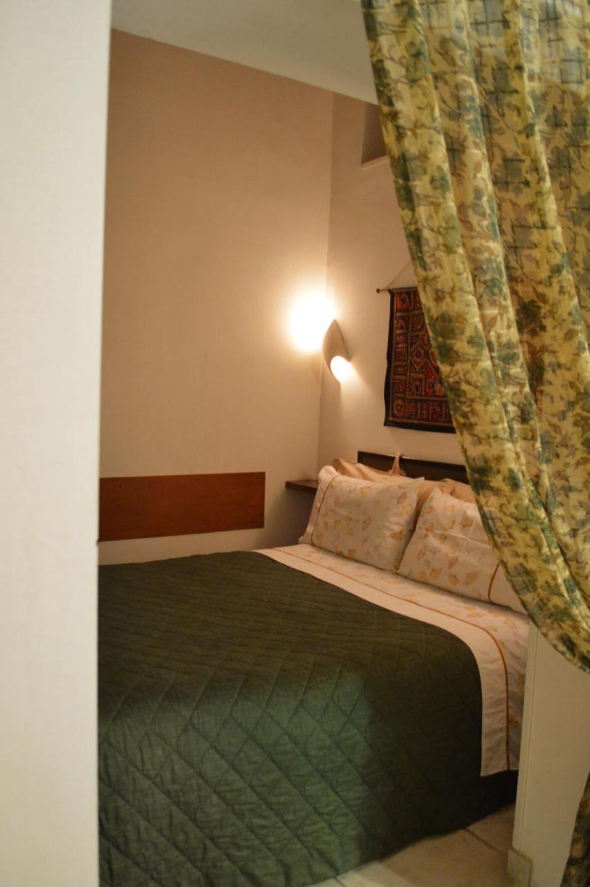 Palazzo Rollo Bed & Breakfast Lecce Bagian luar foto
